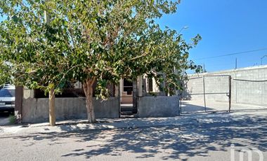 CASA EN VENTA EN FRACC CUMBRES DEL DEPORTE, DELICIAS CHIH