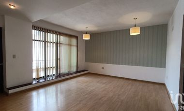 OFICINA EN PLANTA ALTA EN RENTA (Santa Lucia)