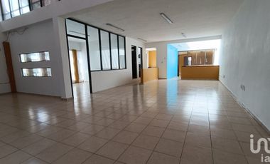 OFICINA EN PLANTA ALTA EN RENTA (Santa Lucia)