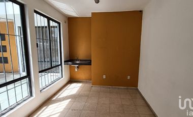 OFICINA EN PLANTA ALTA EN RENTA (Santa Lucia)