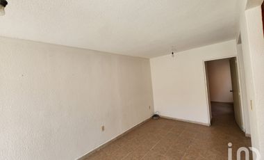 Casa en venta 3 recamaras Fracc Los colorines, Morelos con alberca