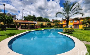 Casa en venta 3 recamaras Fracc Los colorines, Morelos con alberca