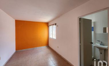 Casa en venta 3 recamaras Fracc Los colorines, Morelos con alberca