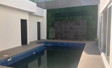 Casa sola en venta en Villas Coloniales, Apodaca, Nuevo León