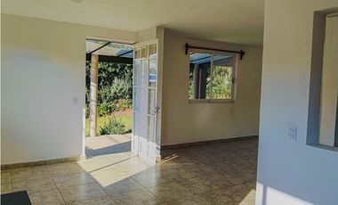 CASA DE CAMPO CERCA DE AVANDARO EN VALLE DE BRAVO