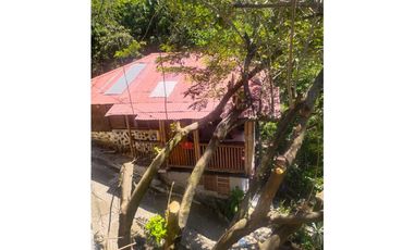 Maat vende Casa vacacional - Sasaima 3.180m2 $1.000Millones