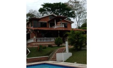 SE VENDE CASA CAMPESTRE VIA ACAPULCO