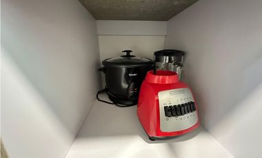 HERMOSO APARTAMENTO AMOBLADO EN EL POBLADO MEDELLIN AMPLIO E ILUMINADO