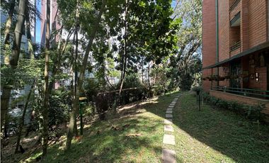 HERMOSO APARTAMENTO AMOBLADO EN EL POBLADO MEDELLIN AMPLIO E ILUMINADO