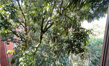 HERMOSO APARTAMENTO AMOBLADO EN EL POBLADO MEDELLIN AMPLIO E ILUMINADO