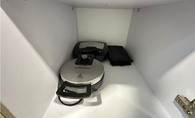 HERMOSO APARTAMENTO AMOBLADO EN EL POBLADO MEDELLIN AMPLIO E ILUMINADO