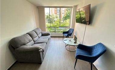 HERMOSO APARTAMENTO AMOBLADO EN EL POBLADO MEDELLIN AMPLIO E ILUMINADO