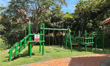 HERMOSO APARTAMENTO AMOBLADO EN EL POBLADO MEDELLIN AMPLIO E ILUMINADO