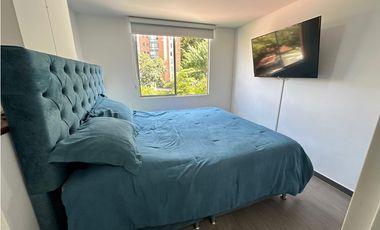 HERMOSO APARTAMENTO AMOBLADO EN EL POBLADO MEDELLIN AMPLIO E ILUMINADO