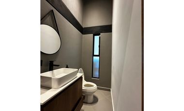 EXPECTACULAR FINCA MODERNA MUY CERCANA AL CASCO URBANO