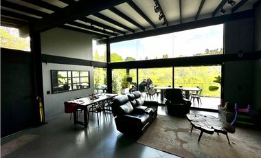 EXPECTACULAR FINCA MODERNA MUY CERCANA AL CASCO URBANO