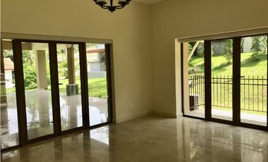 Casa en venta en Clayton - Ph Los Senderos de Camino de cruces