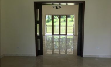 Casa en venta en Clayton - Ph Los Senderos de Camino de cruces