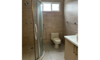 VENDO CASA EN PH VICTORIA EN  BRISAS DEL GOLF
