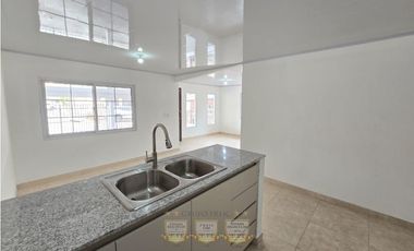 Venta de casa en Cerro Viento con Jardin