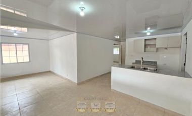 Venta de casa en Cerro Viento con Jardin