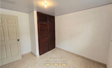 Venta de casa en Cerro Viento con Jardin