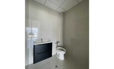 ALQUILER OFICINA AMOBLADA COSTA DEL ESTE 104 M2 FINANCIAL PARK MC