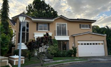 ALQUILER DE CASA EN CLAYTON - PH EMBASSY GARDENS