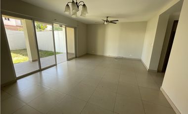 Casa Modelo Lyon en venta PH Reservas de Versalles - Remate Bancario