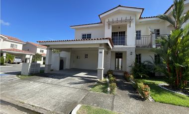 Casa Modelo Lyon en venta PH Reservas de Versalles - Remate Bancario