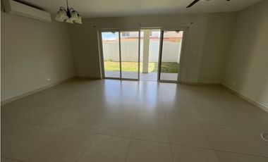 Casa Modelo Lyon en venta PH Reservas de Versalles - Remate Bancario