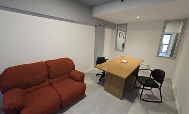 Venta Oficina 5 ambientes al frente con Balcon en San Telmo.