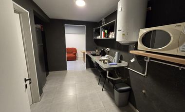 Venta Oficina 5 ambientes al frente con Balcon en San Telmo.