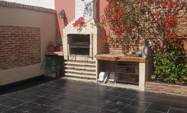 PH en venta - 3 Dormitorios 2 Baños - Cochera - 200Mts2 - Bernal, Quilmes