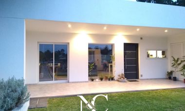 Casa en venta Costa Esmeralda Gas Natural