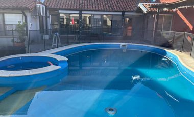Venta  Chalet 9 Amb. S/Lote 20x45  Ramos Mejía  con Piscina