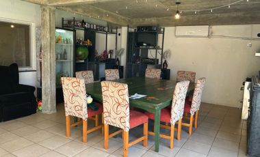 Venta  Chalet 9 Amb. S/Lote 20x45  Ramos Mejía  con Piscina
