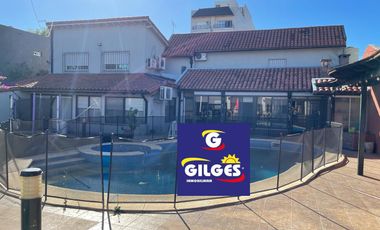 Venta  Chalet 9 Amb. S/Lote 20x45  Ramos Mejía  con Piscina