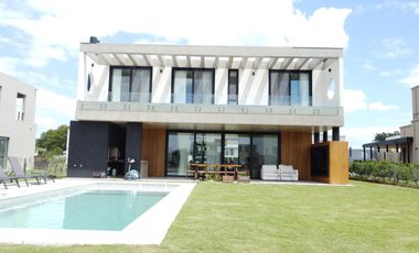 Espectacular casa 7 amb en La Calesa, Pilara | VCO Propiedades