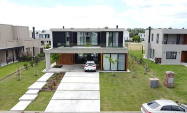 Espectacular casa 7 amb en La Calesa, Pilara | VCO Propiedades