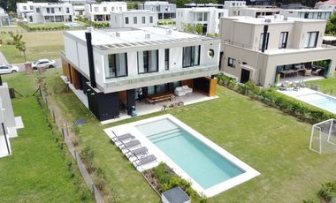 Espectacular casa 7 amb en La Calesa, Pilara | VCO Propiedades