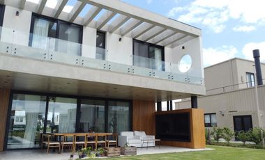 Espectacular casa 7 amb en La Calesa, Pilara | VCO Propiedades