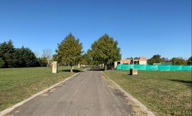 RBS. Lote en barrio Brujas, Pilar, barrio Pellegrini