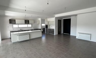 Casa en venta - 4 Dormitorios 4 Baños - Cocheras - 215Mts2 - Guernica