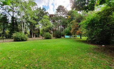 Casa Quinta en Barrio Parque Los Ombúes