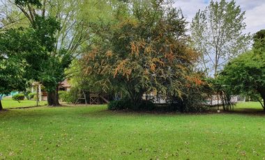 Casa Quinta en Barrio Parque Los Ombúes