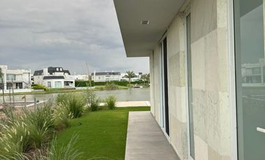 Casa en  venta 6 ambientes, vista laguna- Barrio Nuevo Quilmes