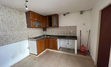 Casa en venta - 2 Dormitorios 3 Baños - Cochera - 200Mts2 - Berazategui