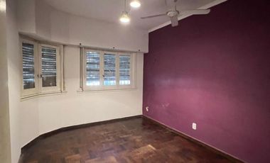 Casa en venta - 2 Dormitorios 3 Baños - Cochera - 200Mts2 - Berazategui