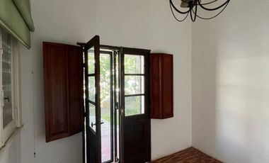 Casa en venta - 2 Dormitorios 3 Baños - Cochera - 200Mts2 - Berazategui
